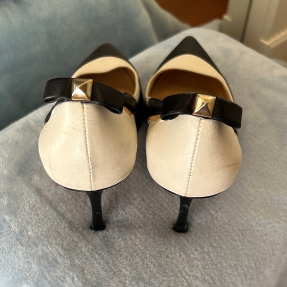 Kate Spade Two-Tone Black and White Heels - Picture 4 of 6